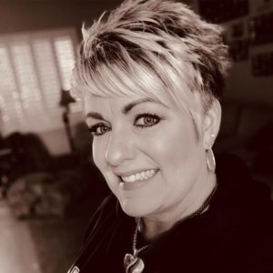 Meet your Posher, Lori